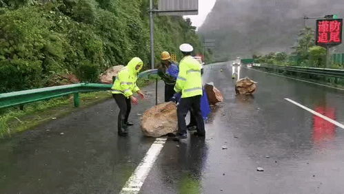广西多地遭遇特大暴雨,河流水位猛涨,多地启动应急响应 广西多地遭遇特大暴雨,河流水位猛涨,多地启动应急响应