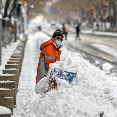 山东大雪预警,大范围雨雪天气即将来袭,出行需提前防范 山东大雪预警,大范围雨雪天气即将来袭,出行需提前防范